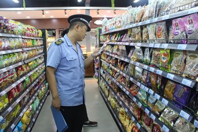 工作動態 | 監督執法和宣傳培訓&ldquo;雙管齊下&rdquo;,夏季食品安全有保障!